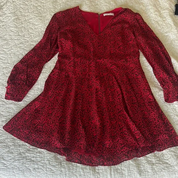 Alice + Olivia Red Fit and Flare Bishop Sleeve Dress Alice + Olivia Red Fit and Flare Bishop Sleeve Dress